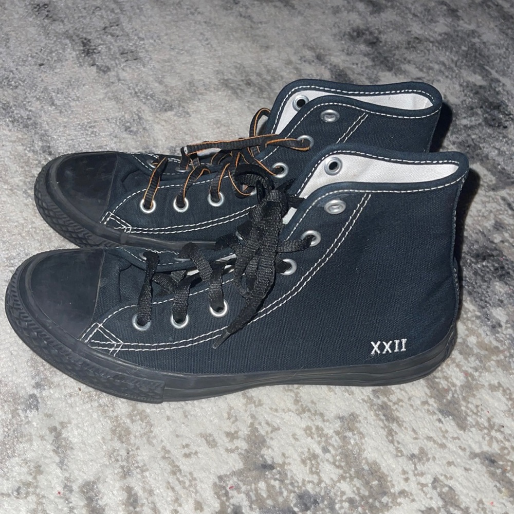 Custom Chuck Taylor Converse High Top sz 3